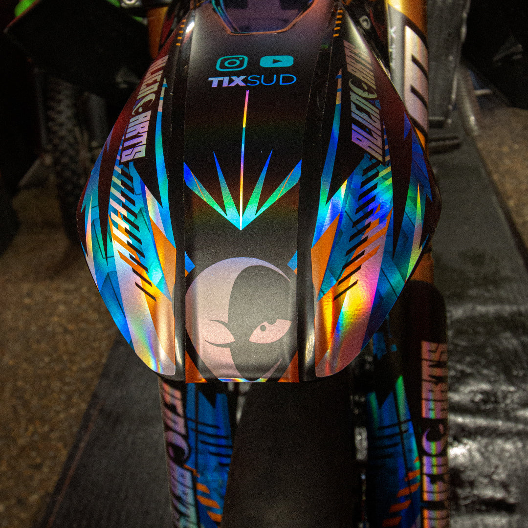 How to customize your 50cc motorcycle: Graphic or full paintwork?